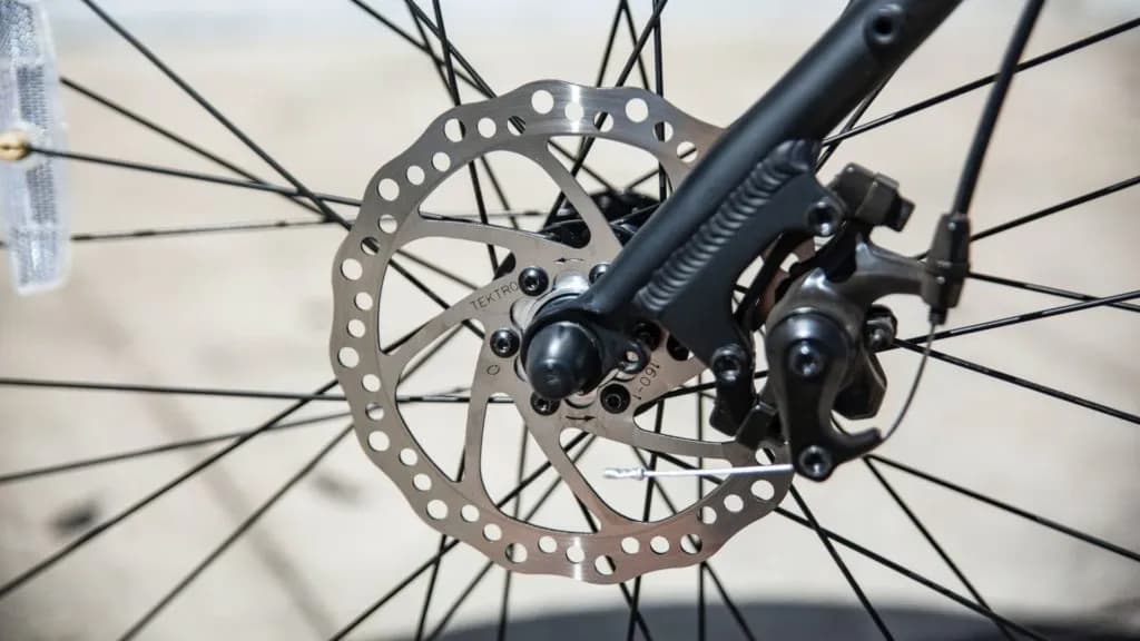 Jak dobrać klocki hamulcowe do roweru, by uniknąć niebezpieczeństw?